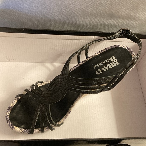 Bravo Browns Shoes - Wedge Heel Top Strap Sandals - Sz 7B - Picture 10 of 16